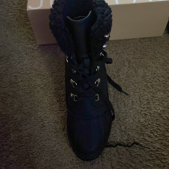 Barely worn boots - Picture 5 of 7